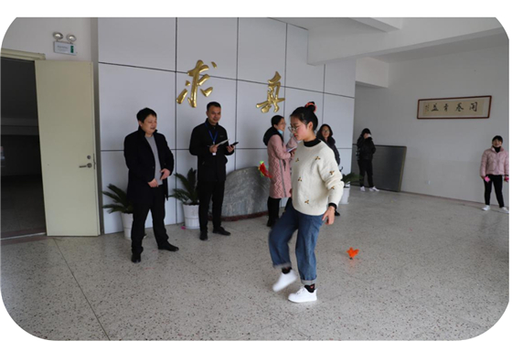 濱?？h五汛鎮(zhèn)中心小學(xué)舉行慶祝第111個(gè)國(guó)際三八婦女節(jié)活動(dòng)
