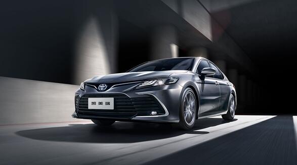 11月熱銷25341臺(tái) 凱美瑞蟬聯(lián)中型轎車市場冠軍:混動(dòng)版占比超一半